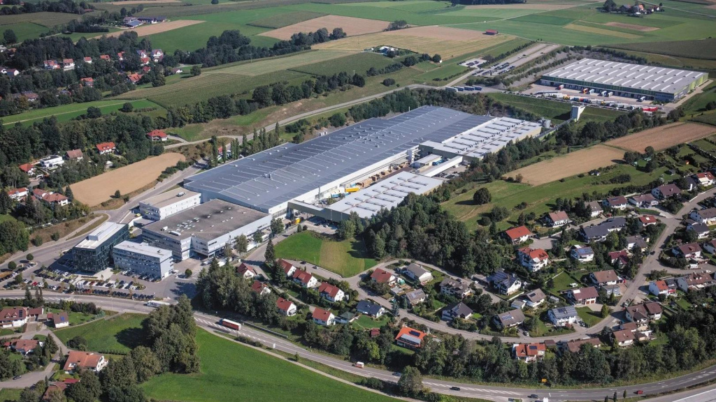 R&D центр Liebherr в Оксенхаузене, Германия Группа компаний Liebherr — это семейный высокотехнологичный бизнес с диверсифицированным портфелем оборудования, который разделяется на 13 продуктовых сегментов.
